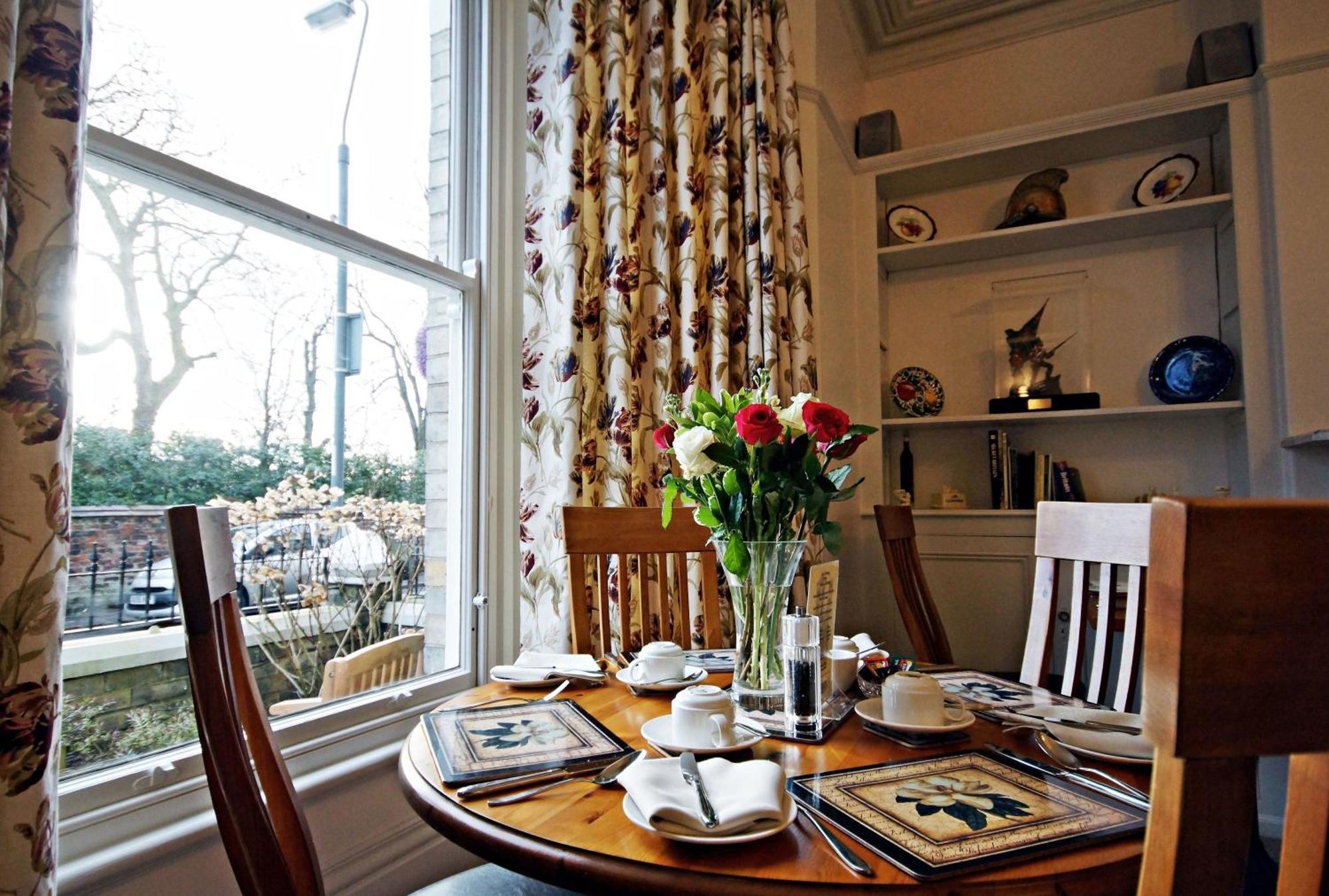Bronte Guest House Йорк Екстериор снимка