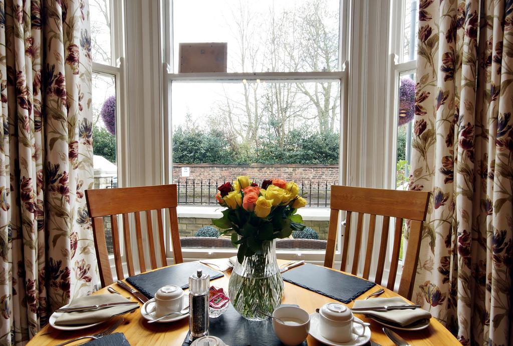 Bronte Guest House Йорк Екстериор снимка