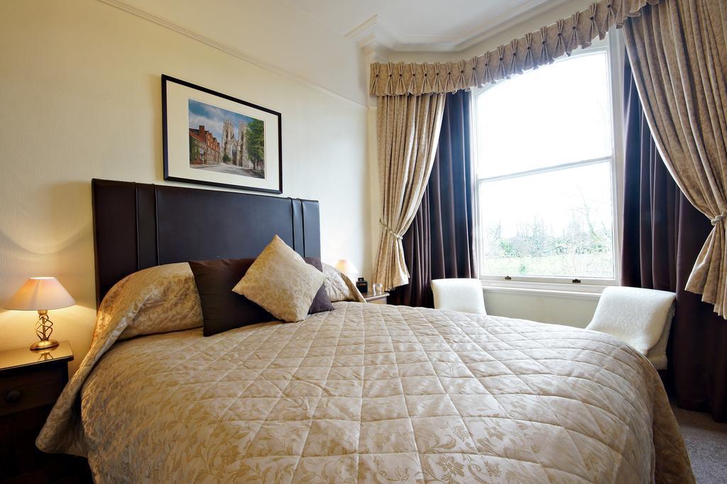 Bronte Guest House Йорк Екстериор снимка